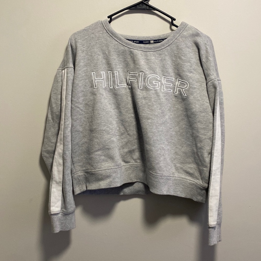 tommy hilfiger gray sweatshirt croptop.
